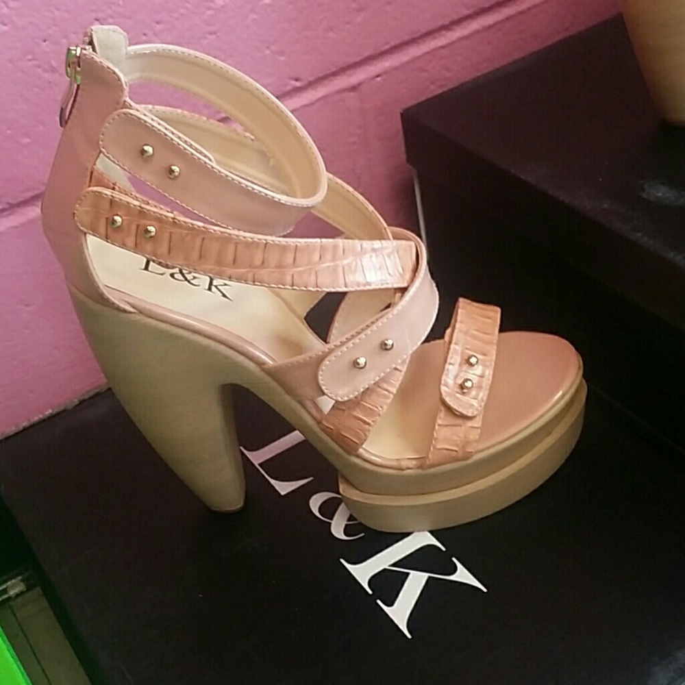 Heels - Picture 2 of 2